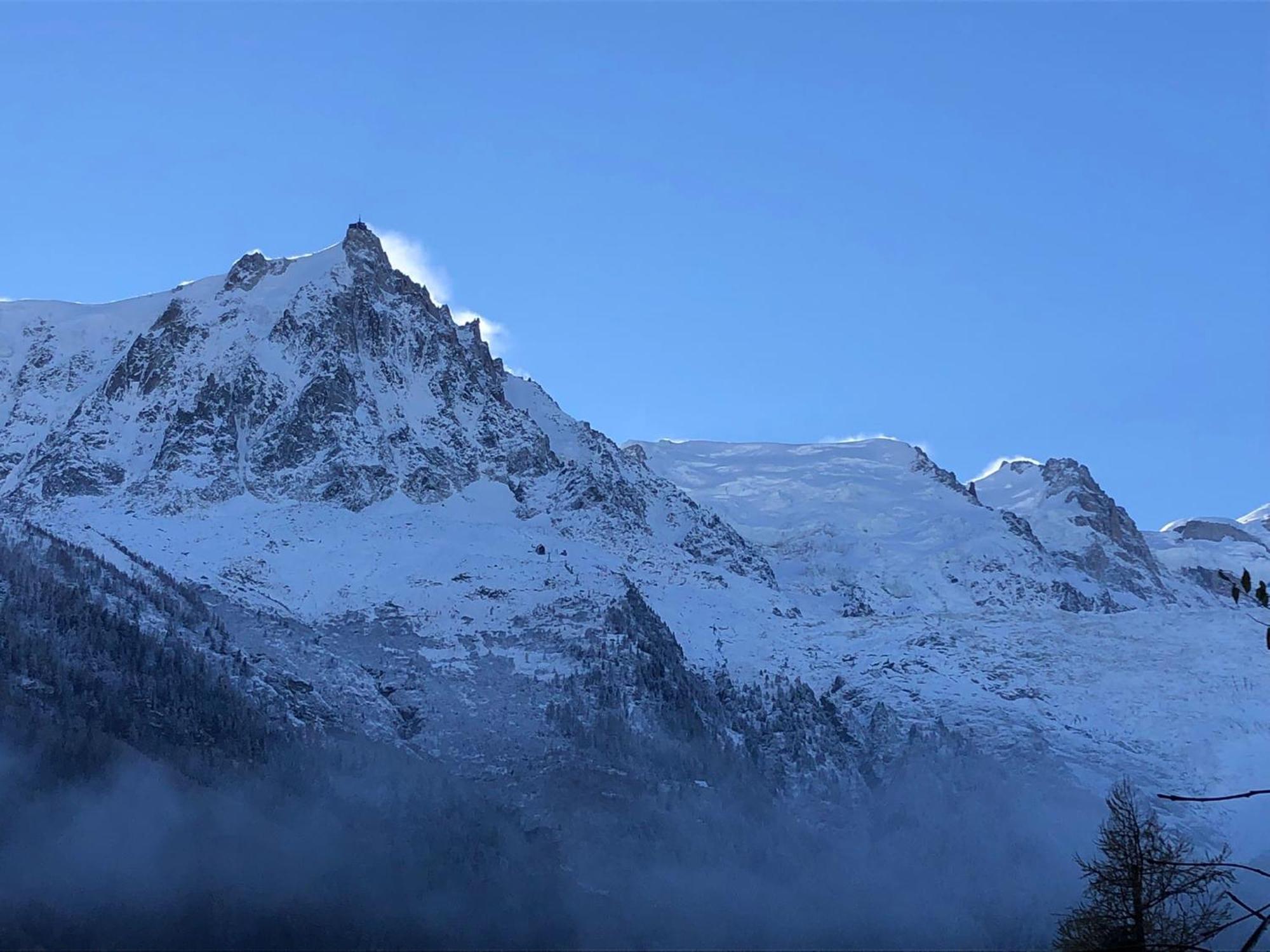 Les Alpins - Centre De Chamonix - Renove Avec Jardin Et Vue Imprenable Sur Le Montblanc Apartment Exterior photo